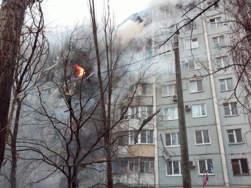 У Волгограді після вибуху обвалилися 36 квартир: будинок у вогні (ФОТО) - фото 3
