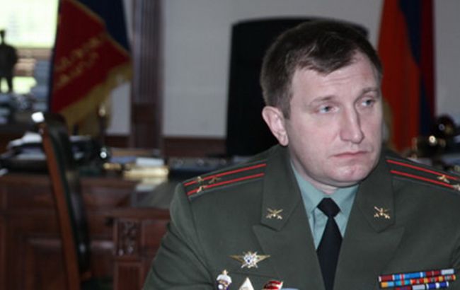 Стало відоме ім`я російського полковника, що керує найманцями у Луганську (ФОТО)  - фото 1