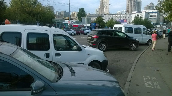 Чому залізничний вокзал у Києві не призначений для автомобілів  - фото 9