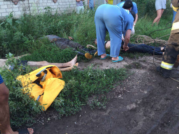 У Харкові з каналізаційного люку вилучили тіла загиблих чоловіків (ФОТО +18) - фото 5