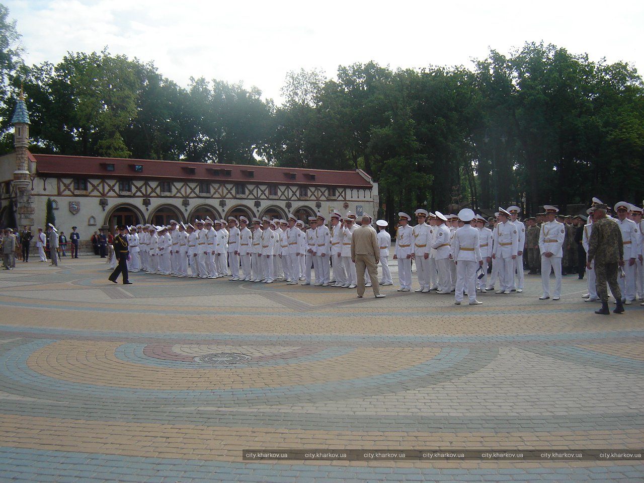 У Харкові випустили сотню кадетів  - фото 4
