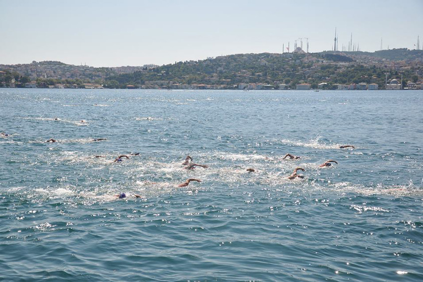 Українська команда у Туреччині перепливла Босфор і здобула "срібло" (ФОТО) - фото 3