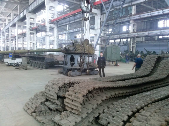 Як на Харківському заводі танки для АТО роблять більш швидкими та  живучими (ФОТО, ВІДЕО) - фото 5