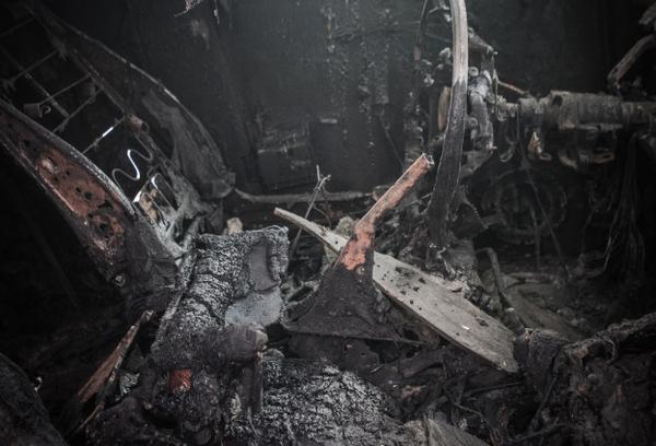 Що залишилось від автомобілів ОБСЄ після підпалу в Донецьку - фото 8