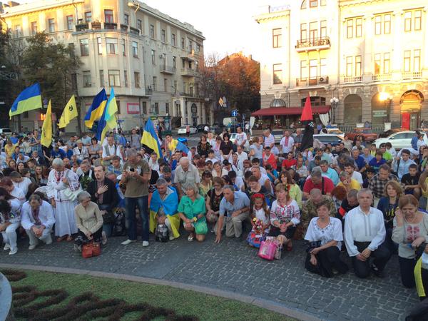 Харківську Ходу незалежності очолив величезний прапор України  - фото 5
