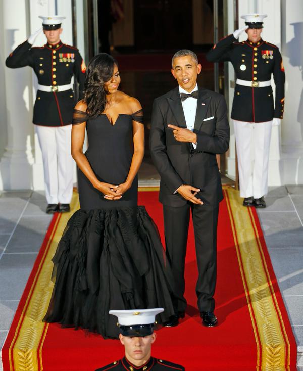 Мішель Обама у вишуканій сукні спричинила фурор у мережі (ФОТО) - фото 3