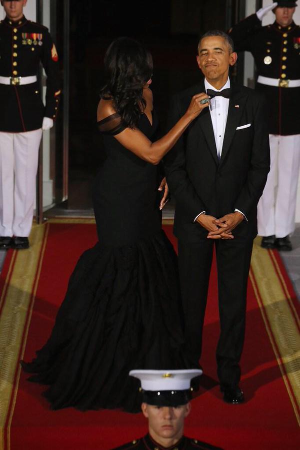 Мішель Обама у вишуканій сукні спричинила фурор у мережі (ФОТО) - фото 4