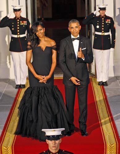 Мішель Обама у вишуканій сукні спричинила фурор у мережі (ФОТО) - фото 2