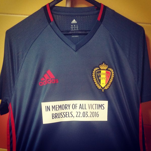 Збірна Бельгії одягне на розминку перед грою з Португалією траурні футболки - фото 1