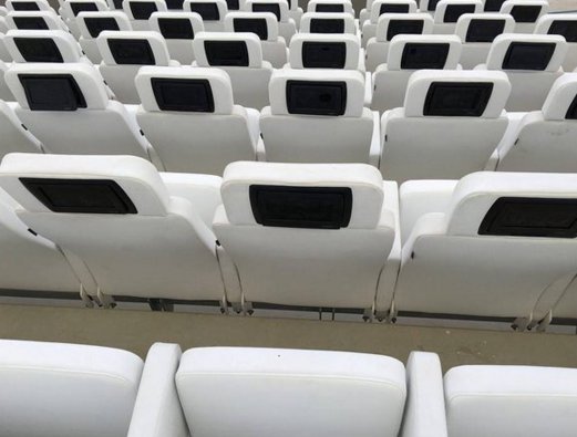 Крісла нового стадіону клубу Бойка обладнані екранами - фото 1