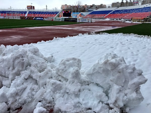 Як на Росії засипало снігом стадіон у місті, де буде проходити ЧС-2018 - фото 2