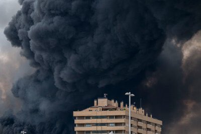 В Іспанії евакуюють 9 тис осіб через пожежу на звалищі автомобільних шин - фото 2