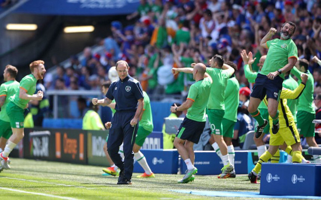 Як Рой Кін "злетів у повітря" після забитого голу ірландцями - фото 1