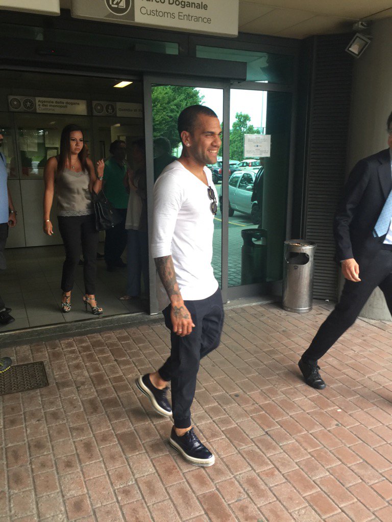 Зірка "Барселони" прибула в Турин для підписання контракту з "Ювентусом" - фото 1