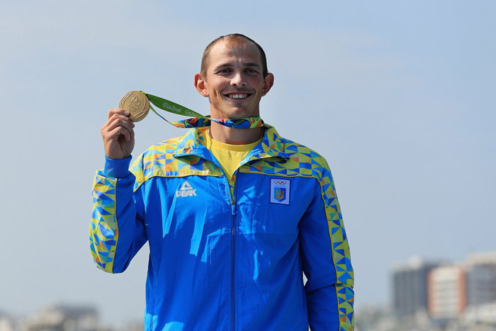 Як виглядає український олімпійський чемпіон Чебан зі своїм "золотом" - фото 1