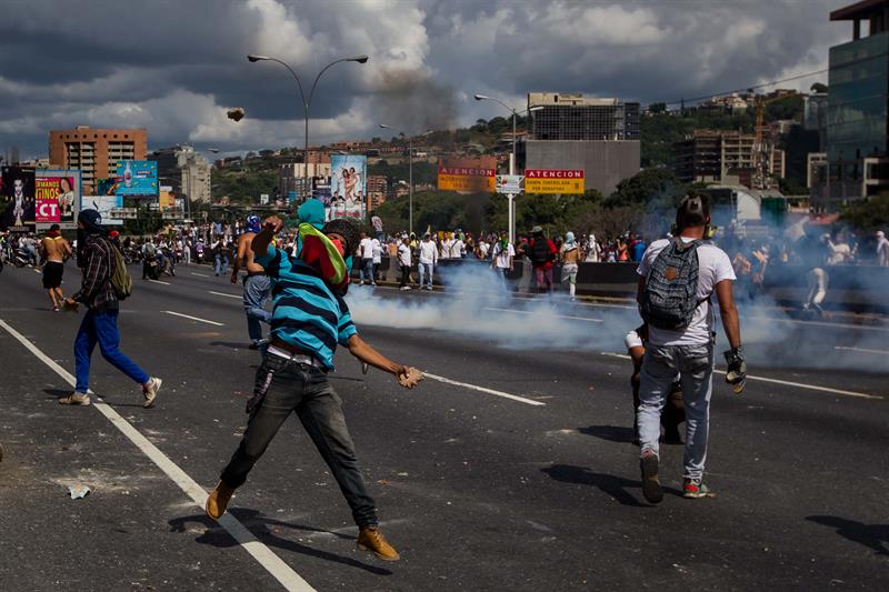 Як у Венесуелі "майданять" за відставку президента - фото 9