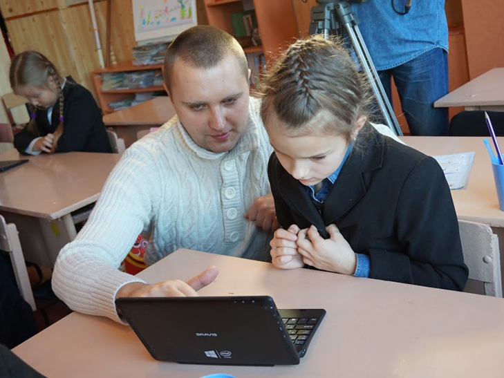 Школярі у Шостці засвоюють уроки за допомогою новітніх технологій - фото 3