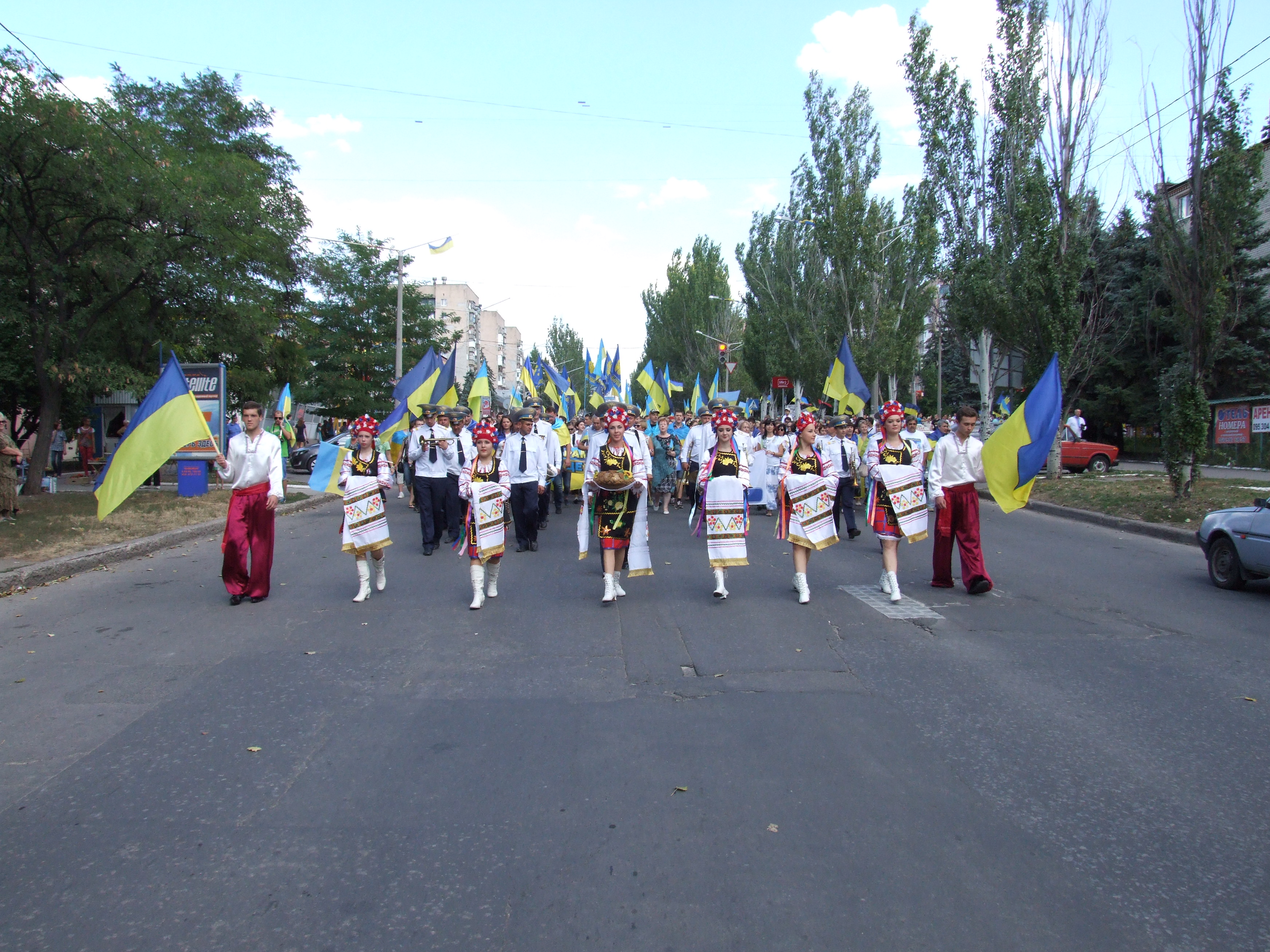 Краматорськ зібрав багатотисячну ходу на честь Дня Незалежності України (ФОТО) - фото 6