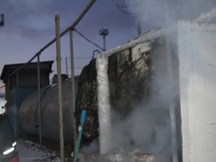 В Одесі гасили пжежу у депо залізничних вагонів - фото 1
