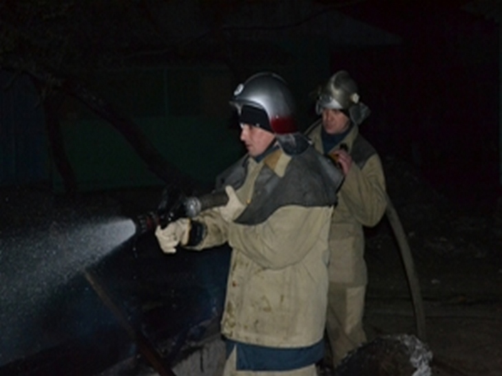 На Одещині в Затоці палали будинки бази відпочинку - фото 1