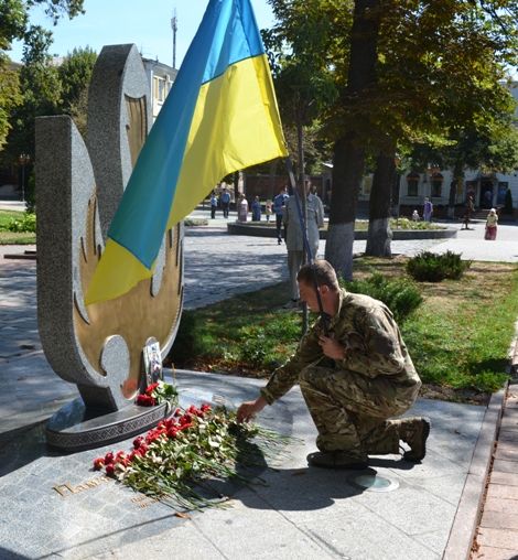 Десантники та спецназівці Вінниці вшанували пам'ять полеглих воїнів - фото 2