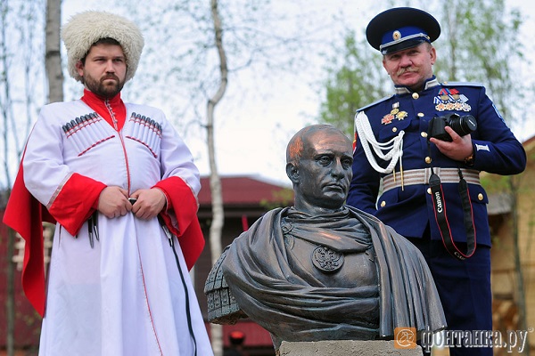 У Петербурзі з'явився пам'ятник Путіна-