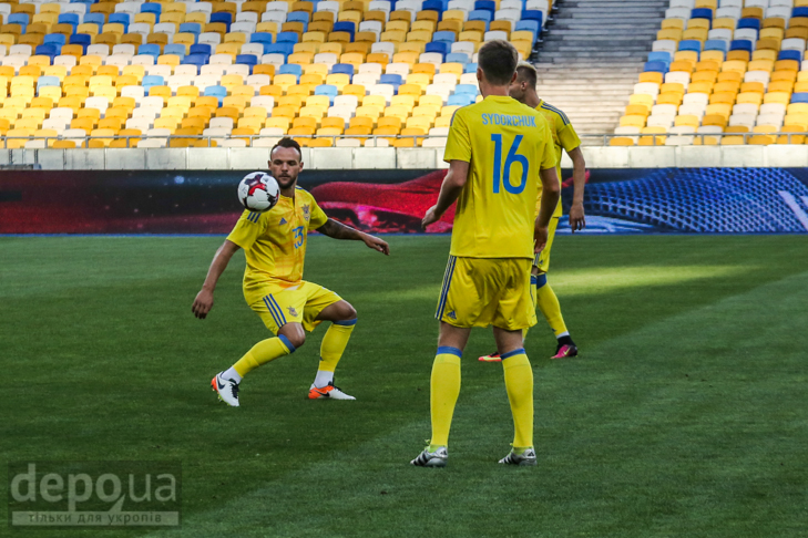 Як збірна України готувалася до гри з Ісландією при непорожніх трибунах - фото 11