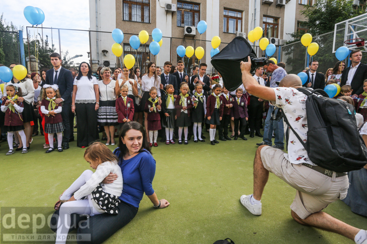 Як пролунав перший дзвоник у "наймажорнішій" школі Києва - фото 18