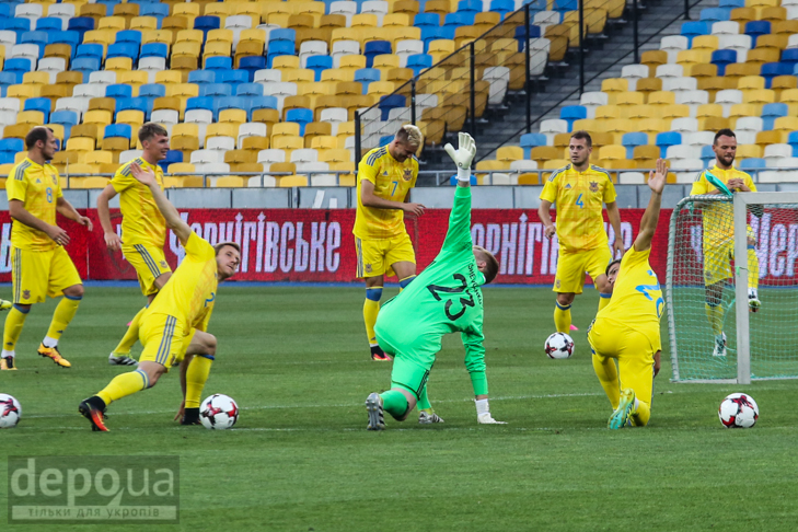 Як збірна України готувалася до гри з Ісландією при непорожніх трибунах - фото 8