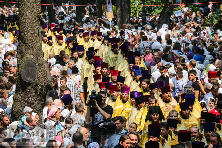 Як УПЦ МП хрестило Русь на Володимирській гірці - фото 32