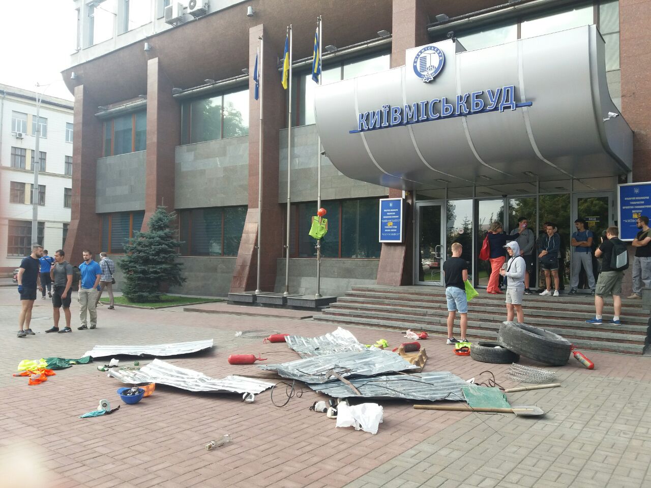 Цивільний корпус "Азов" блокує "Київміськбуд" - фото 3