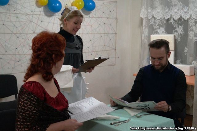 Переселенці з Донбасу створили театр, де грають англійською - фото 2