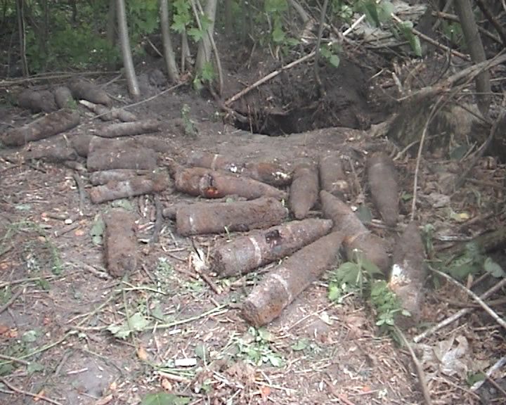 На Сумщині на місці розташування німецької військової частини знайшли 33 снаряди (ФОТОФАКТ) - фото 1