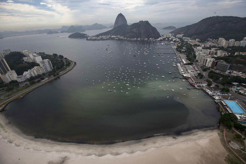 Марш повій, бруд, імпічмент: що відбувається в Ріо-де-Жанейро перед Олімпіадою - фото 2