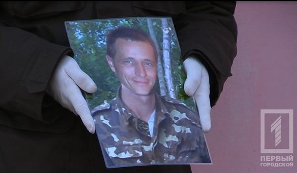 На Дніпропетровщині відкрили меморіальну дошку загиблому під Дебальцевим бійцю - фото 2