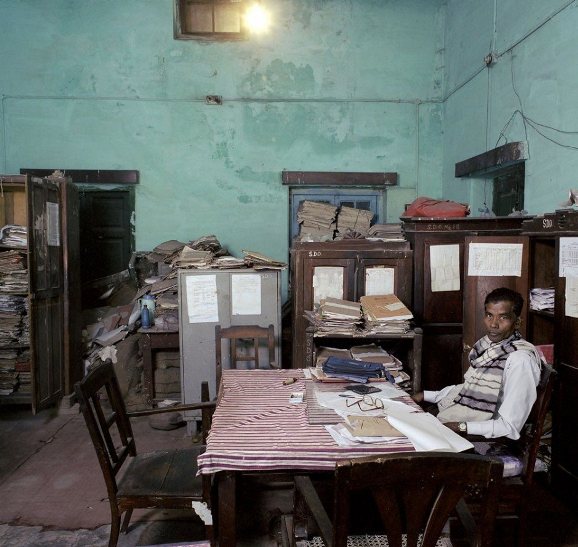 Як "розкішно" виглядають робочі кабінети індійських чиновників - фото 2