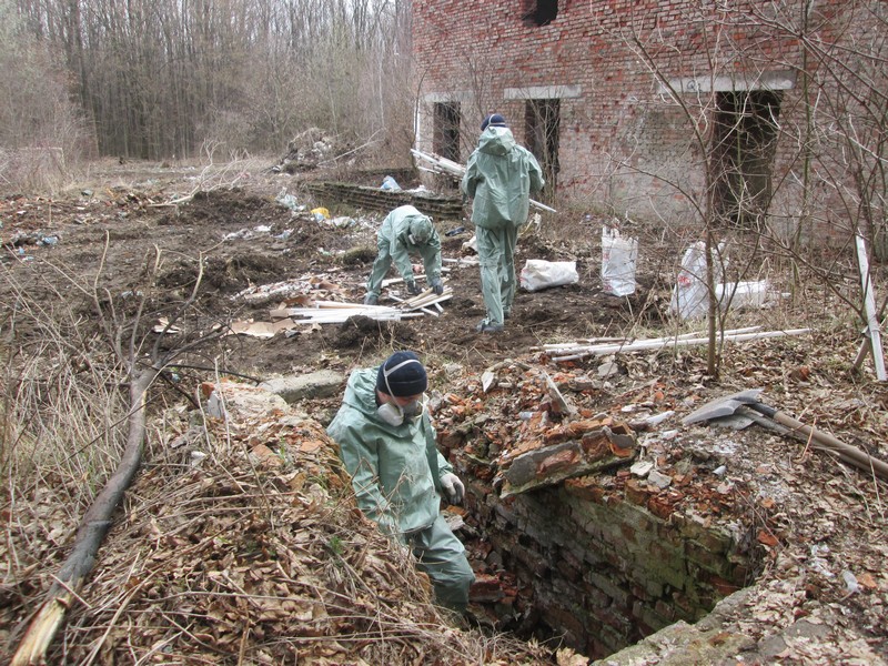 На Вінниччині знайшли стихійне "поховання" ртутних ламп - фото 2