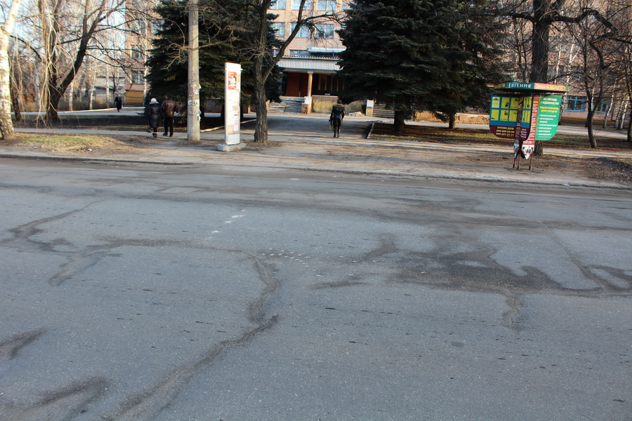 Як виглядають місця обстрілу у центрі Краматорська рік потому (ФОТО) - фото 5