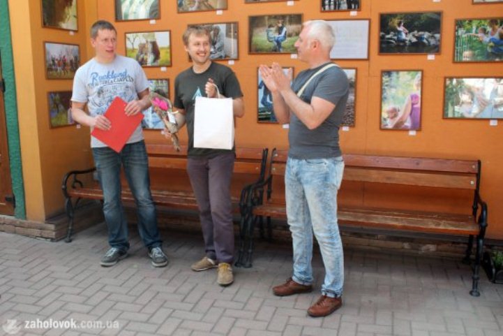 В Ужгороді відкрили фотовиставку "МА-МА" - фото 1