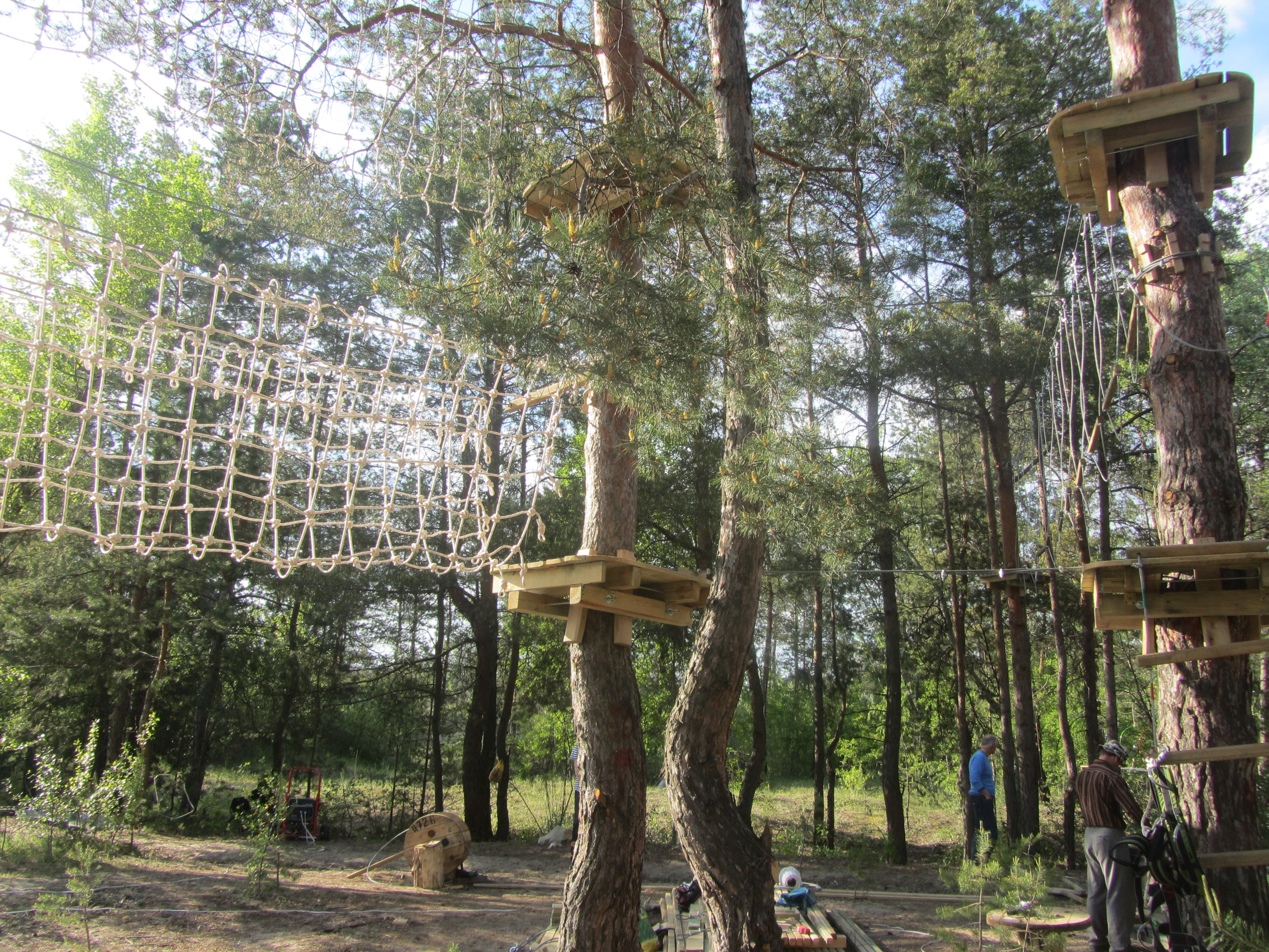 У Сєвєродонецьку до Дня Європи готують до відкриття величезний мотузковий парк (ФОТО) - фото 1