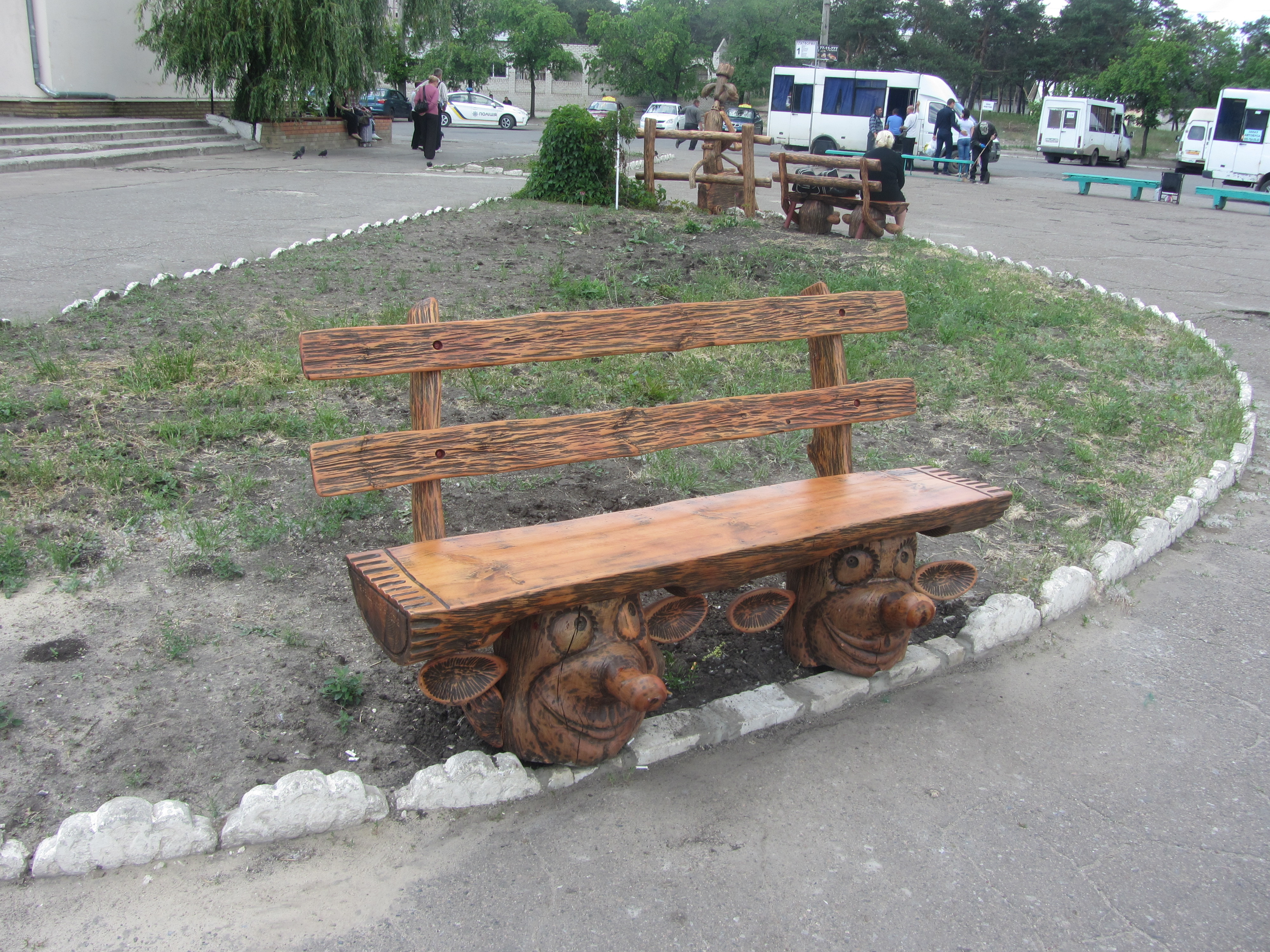 Як столиця Луганщини перетворюється на Пейзажну алею дерев'яних скульптур (ФОТО) - фото 5