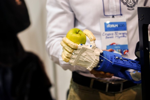 Український стартап надрукував на 3D-принтері протез руки для бійця АТО (ФОТО) - фото 1