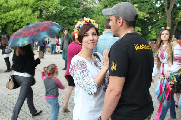 Парад вишиванок у Маріуполі став найбільшим на Донеччині (ФОТО, ВІДЕО) - фото 6