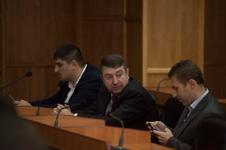 Живі фото: Як працюють ужгородські депутати без "поз" і "постановок" - фото 9