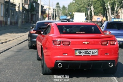 Найдорожчі авто Одеси зустрілися на вулицях міста - фото 4