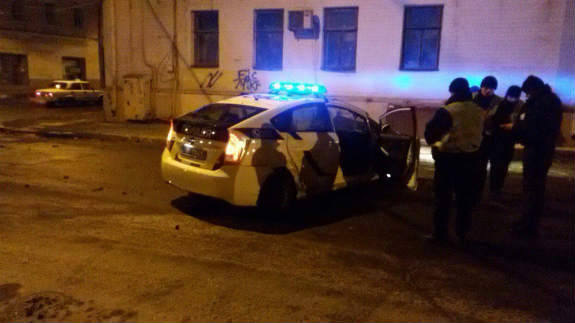У Харкові поліцейські потрапили в ДТП на службовому авто - фото 1