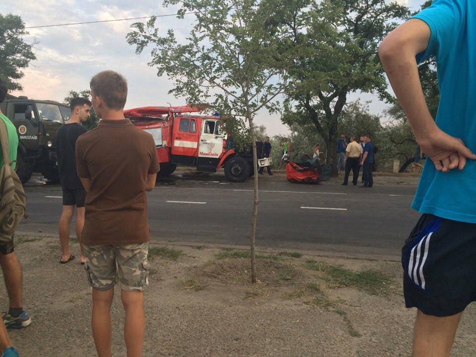 У Миколаєві пожежна машина перевернулася на Варварівському мосту