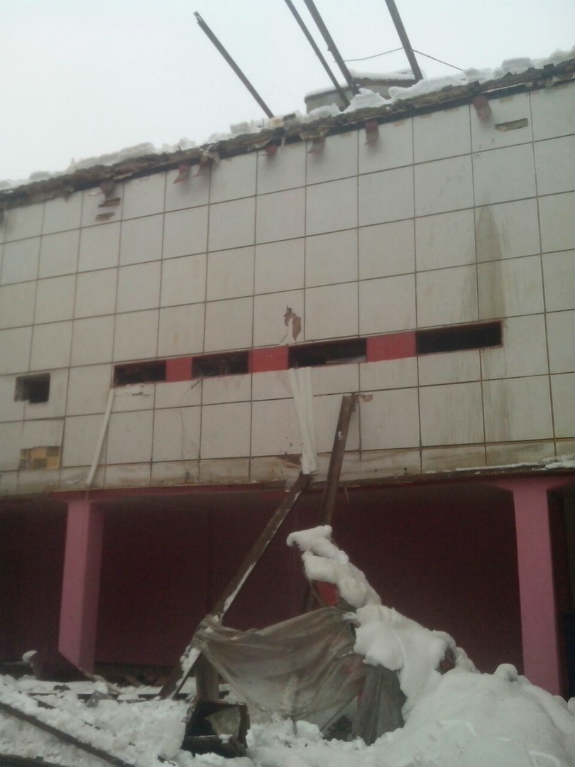 У Харкові екскаватором зруйнували будівлю колишнього кінотеатру ім. Орджонікідзе - фото 5