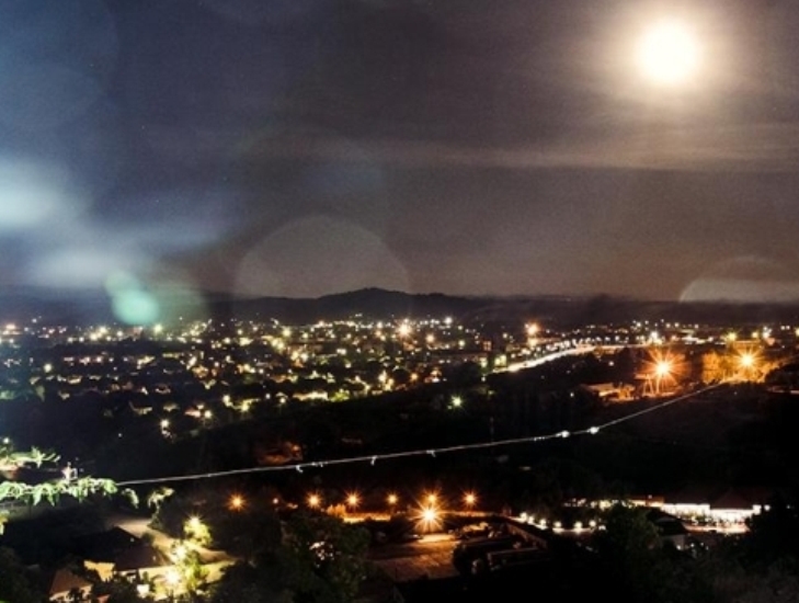 Як казково виглядають нічні міста Закарпаття - фото 1