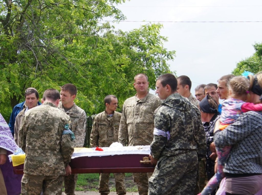 На Миколаївщині поховали ще одного героя АТО - фото 3